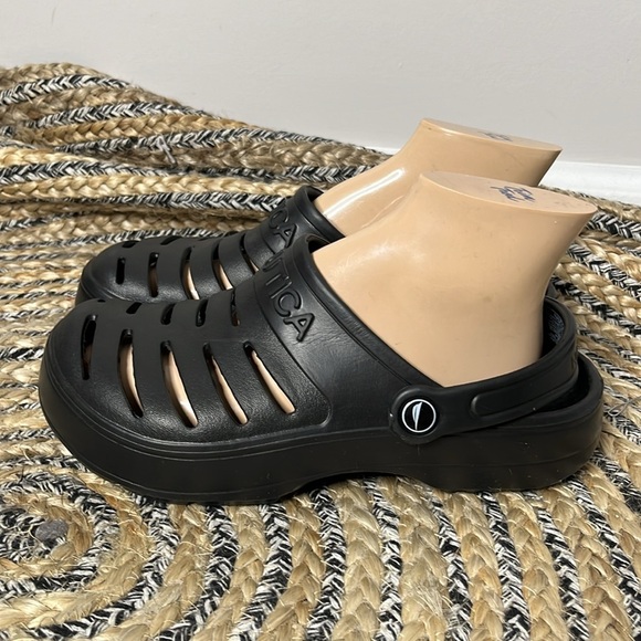 NAUTICA Women’s Black Cut Out Slide On Mules Clogs Size 8 - Picture 1 of 7
